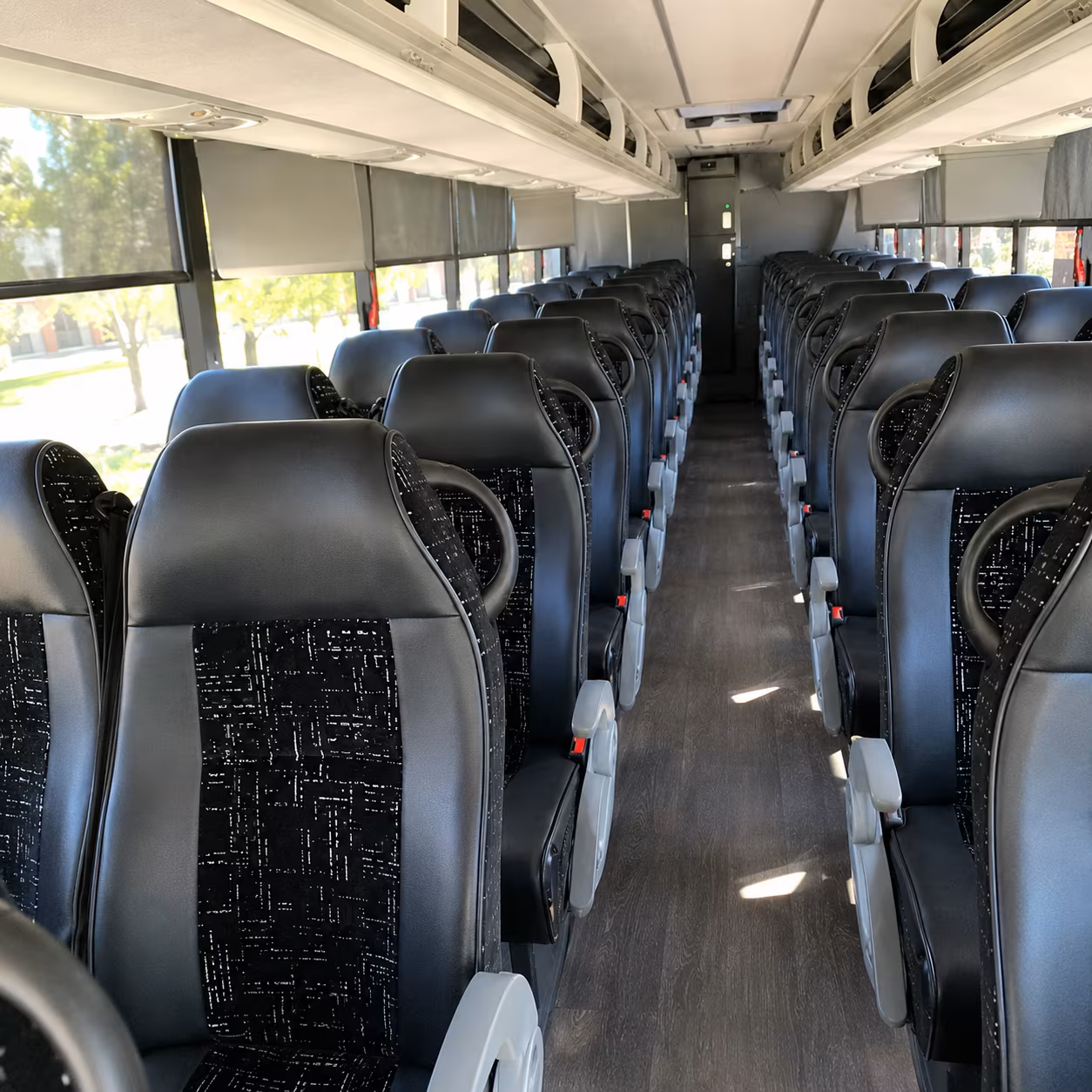 gerald r ford international airport charter bus rentals shuttle service